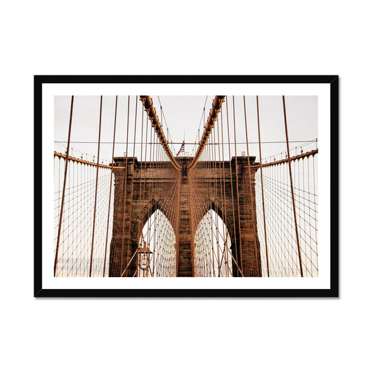 Brooklyn Bridge - New York City Poster in Premium Holzrahmen - Boutique de l´Art